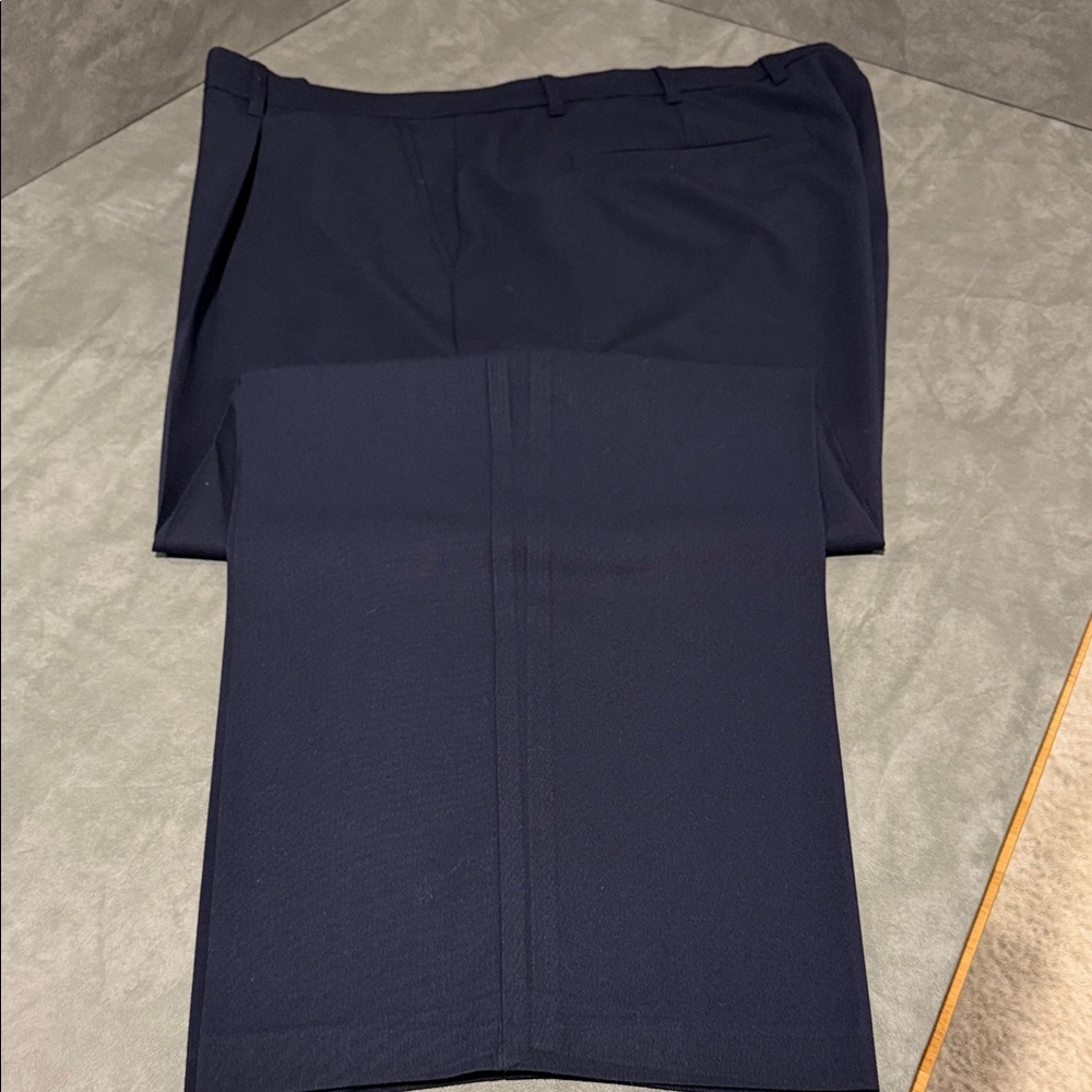 GAP Men's 90s Loose Dark Blue Flat Front Shorts